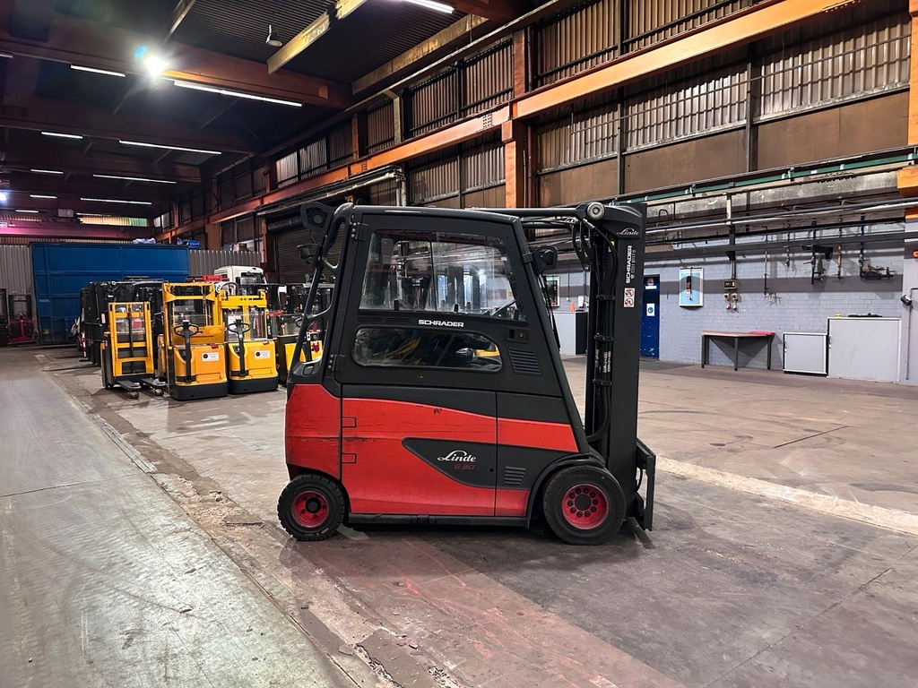 Linde E30HL-01/600 Elektro 4830mm Triplex Gabelstapler 20174