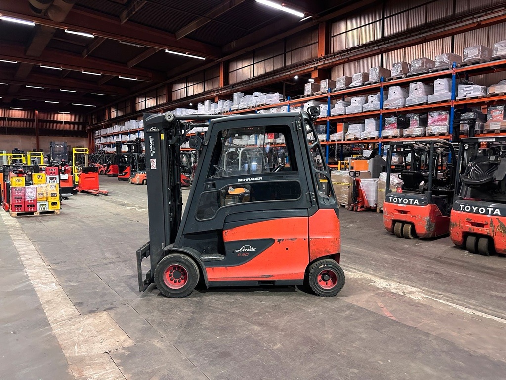 Linde E30HL-01/600 Elektro 4830mm Triplex Gabelstapler 20177