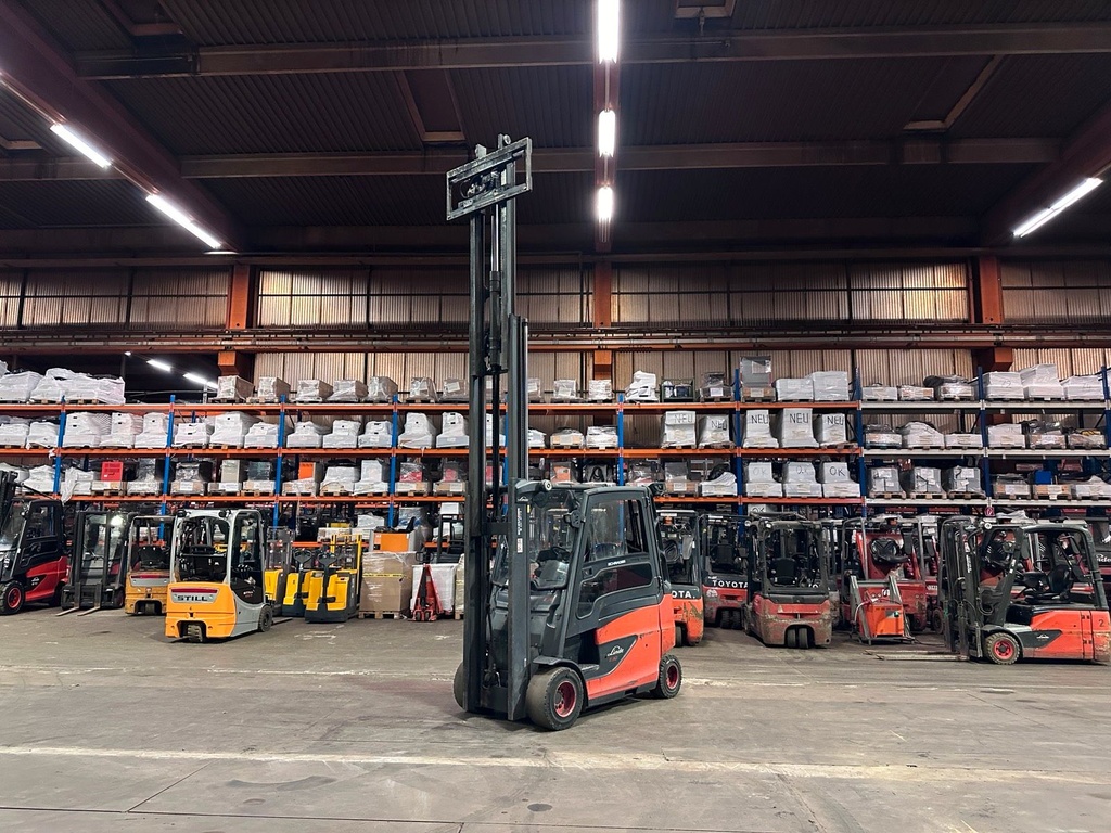 Linde E30HL-01/600 Elektro 4830mm Triplex Gabelstapler 201710