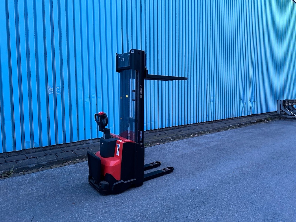 BT SWE120 Mitfahrer Hochhubwagen 3700mm Hub Elektro 5