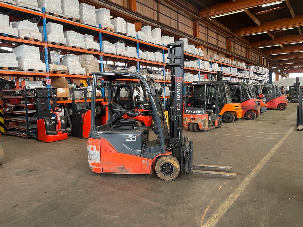 Toyota 2.0T Elektro Gabelstapler 4000mm Zinkenversteller 2017Bild 4