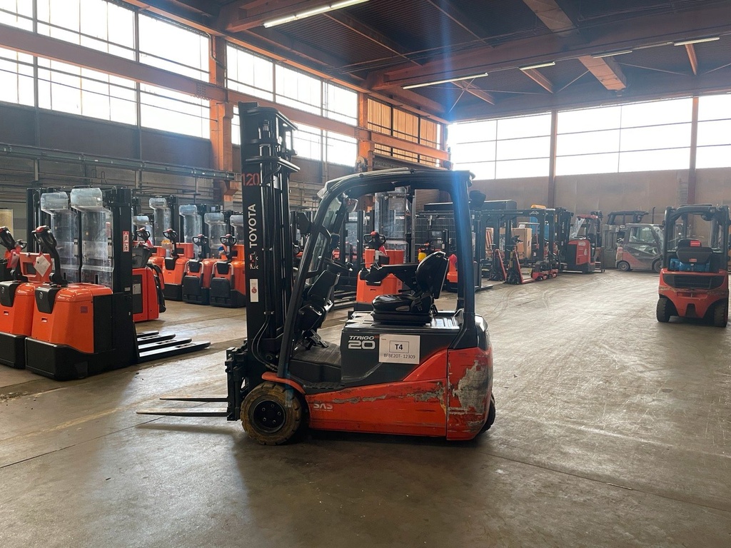 Toyota 2.0T Elektro Gabelstapler 4000mm Zinkenversteller 2017Bild 7