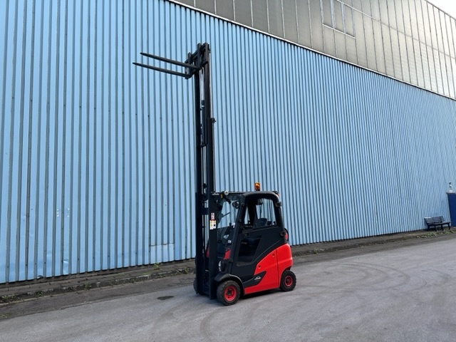 Linde H16T Triplex 4600mm Gas Gabelstapler 2017 Wenig Stunden 