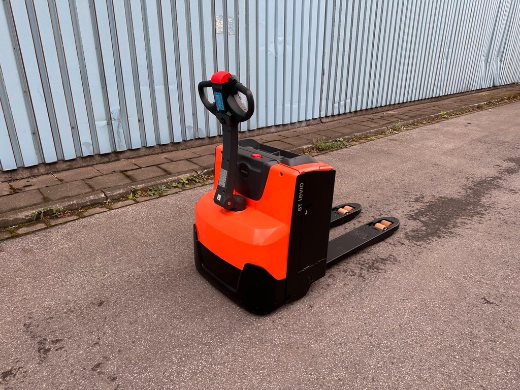 Toyota LWE200 Niederhubwagen 2024 Elektro Hubwagen2