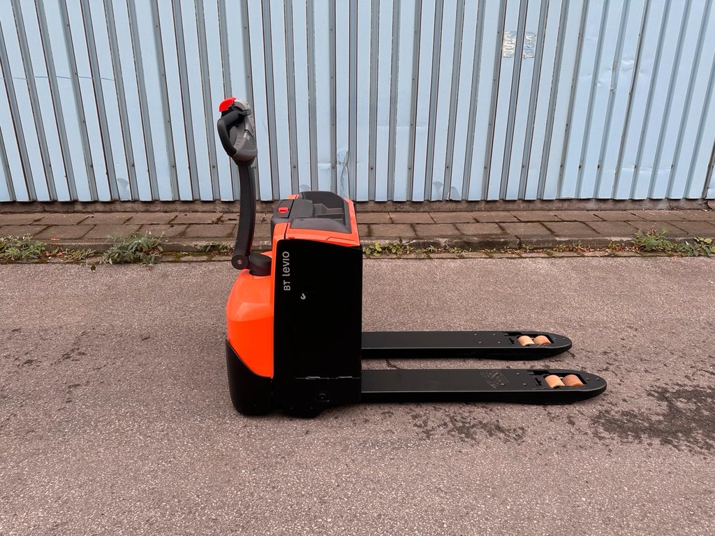 Toyota LWE200 Niederhubwagen 2024 Elektro Hubwagen3