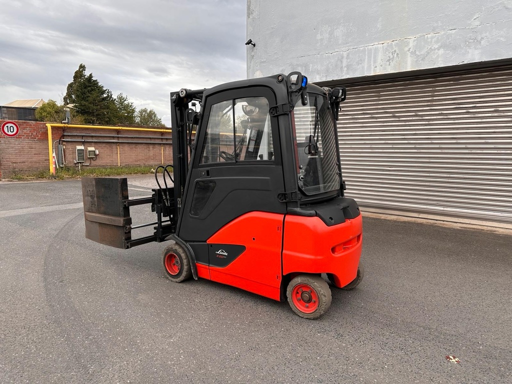 Linde E20PHL Elektro Gabelstapler Ballen Klammer Gabel Stapler 4