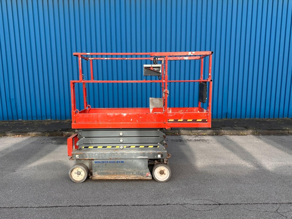 Scheren Hebebühne Sky Jack Steiger 5,8m Arbeitsbühne4