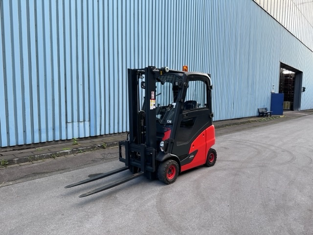 Linde H16T Triplex 4600mm Gas Gabelstapler 2017 Wenig Stunden 