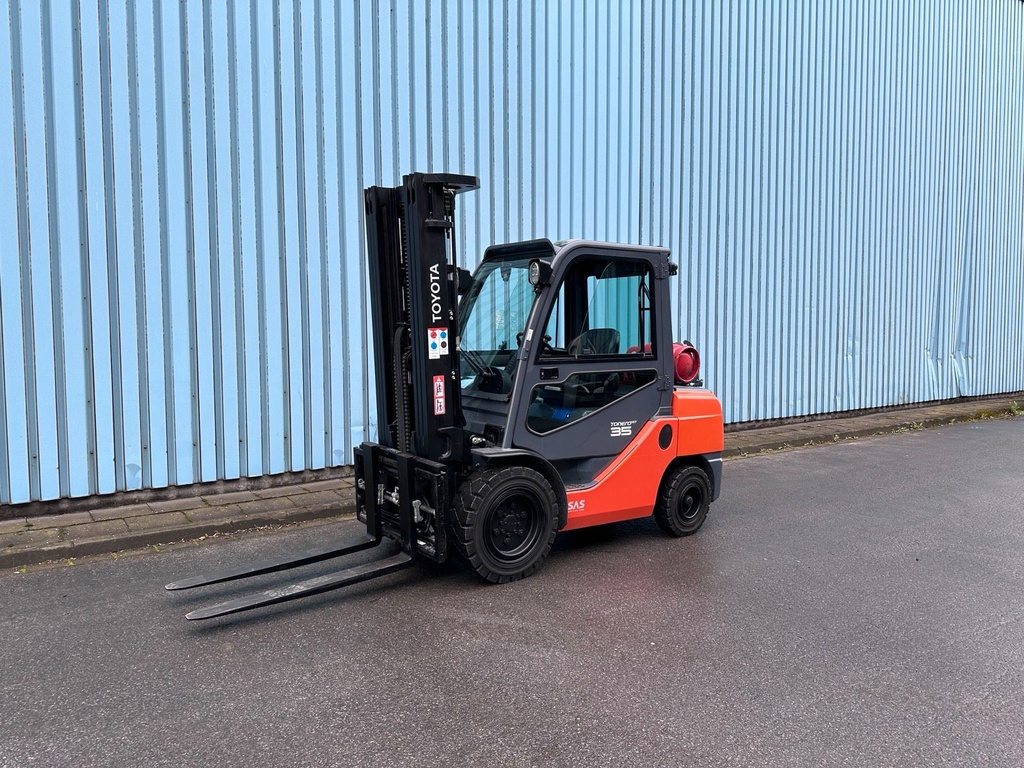 Toyota 06-8FGJ35F Triplex 4700mm Gas 3,5t Gabelstapler 