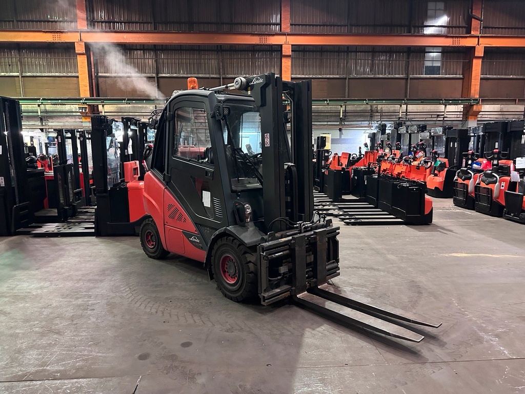 Linde H30T-02 Triplex 4800mm Hub 3t Gas Gabelstapler 20173