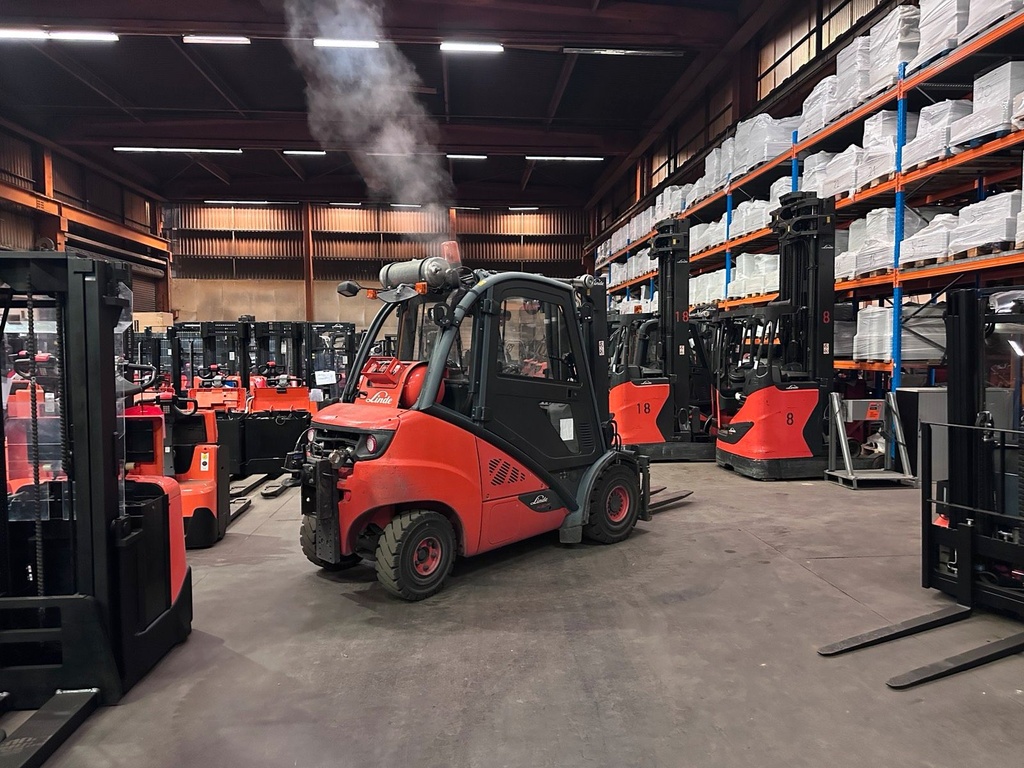 Linde H30T-02 Triplex 4800mm Hub 3t Gas Gabelstapler 20175