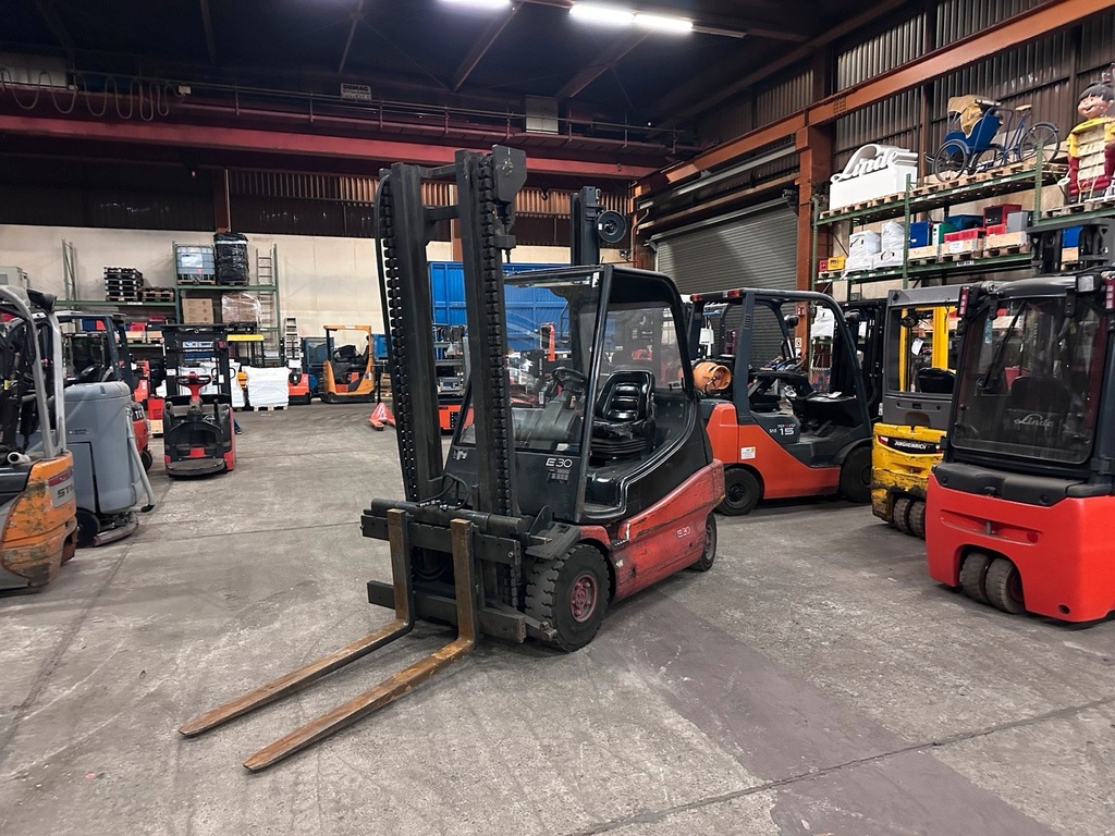 Linde E30 Elektro Gabelstapler 3450mm Hub. Stapler 3t2