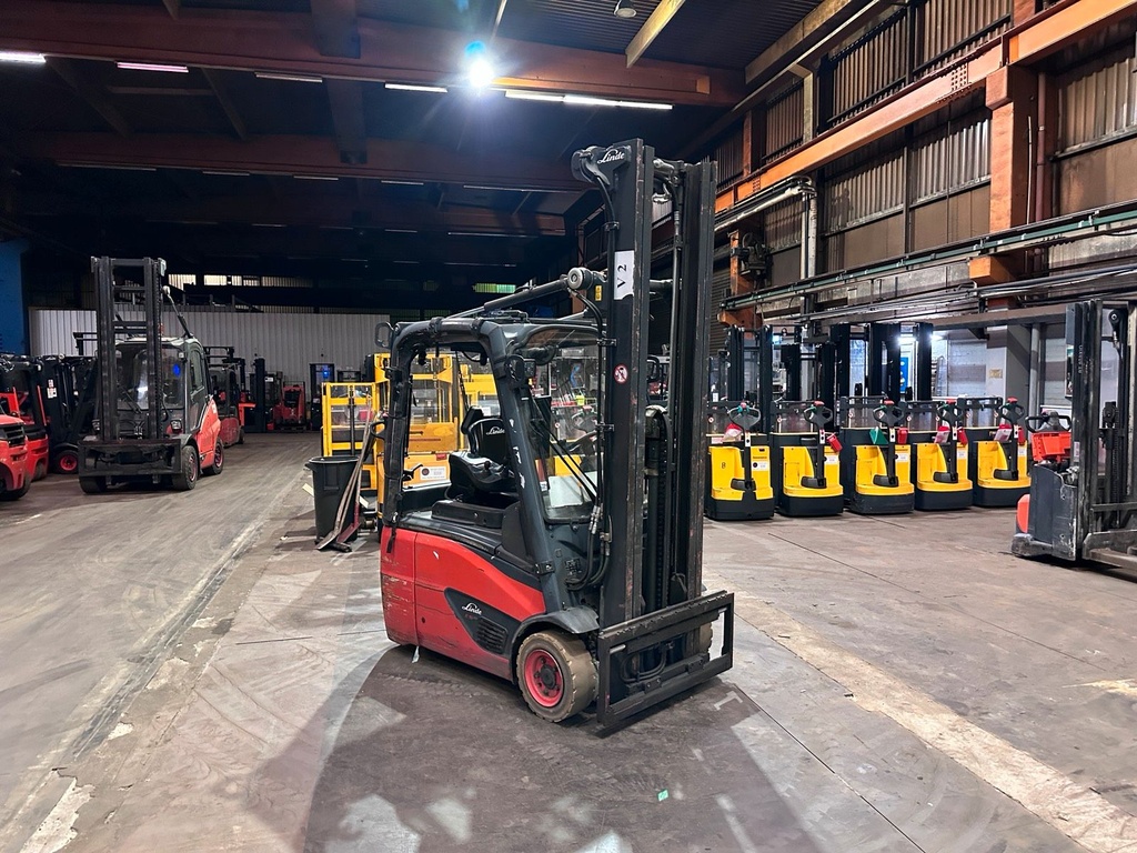 Linde E16 Triplex 5475mm Hub Ladegerät int. Elektro Stapler 3