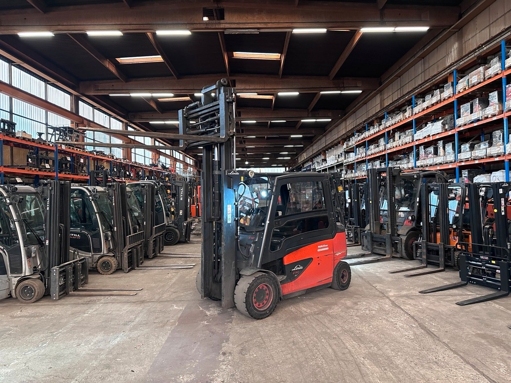 Linde E50L-01 Container Zinkenversteller 5Ton12
