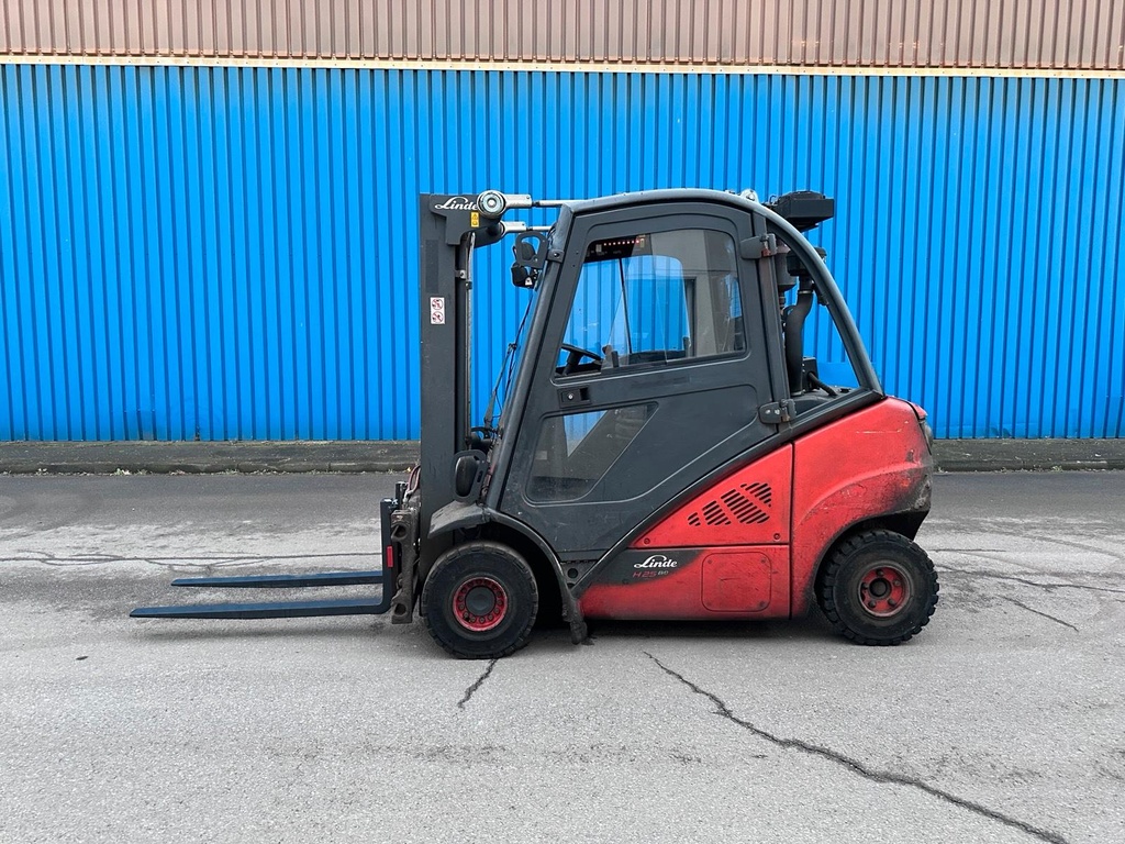 Linde H25D-02 Triplex 4715mm Hub Diesel Gabelstapler 3