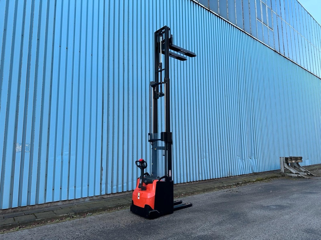 Toyota SWE160L Triplex 4500mm Elektro Hochhubwagen 9