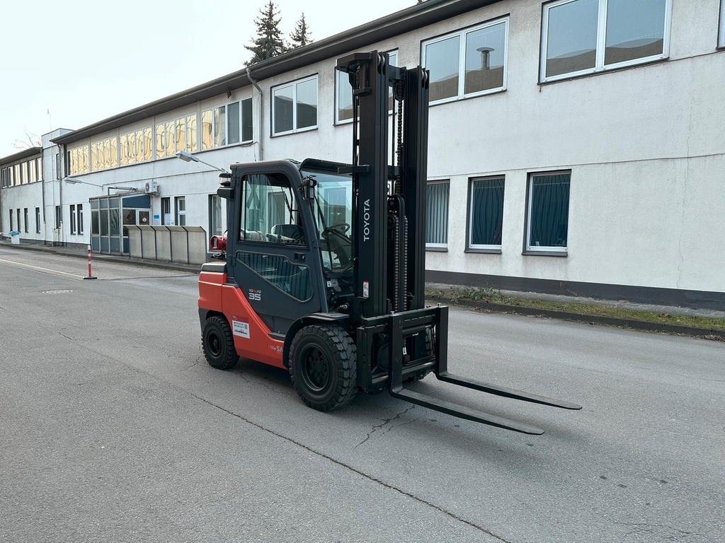 Toyota 3,5t Gas Gabelstapler 5500mm Triplex Voll 3
