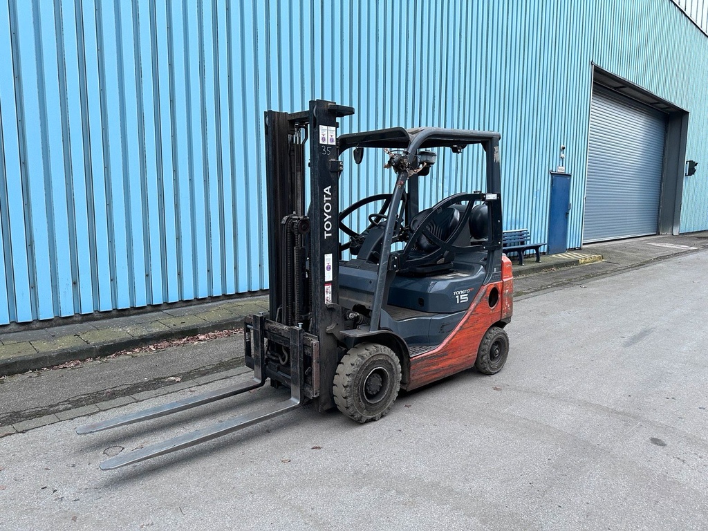 Toyota 06-8F15F 1,5t Gas Gabelstapler 3300mm Hub 2019 Stapler 