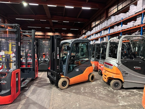 [R0129] Toyota 8FBM16T 1,6t Triplex 4700mm Elektro Gabelstapler 