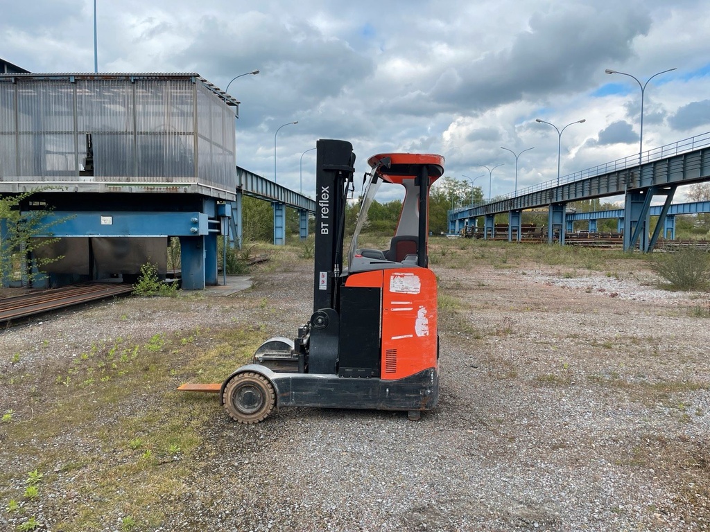 BT RRE160 5400mm Gelände Schubmaststapler 2015 Elektro Stapler