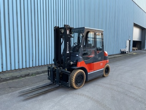 [M0442] Toyota 4T Elektro Gabelstapler 4000kg Zinkenversteller 